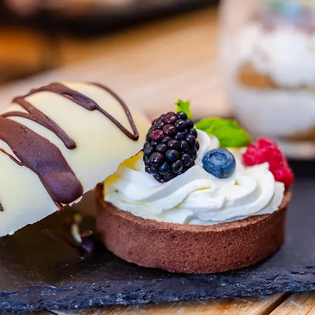 Отель Active Stadium Ловосице