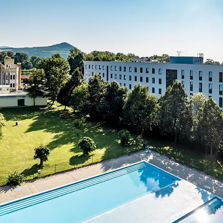 Active Stadium Hotel 3*